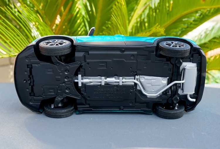 1:18 Высокая тщательная TOYOTA C-HR CHR сплав модель автомобиля статические металлические модельные автомобили с оригинальной коробкой