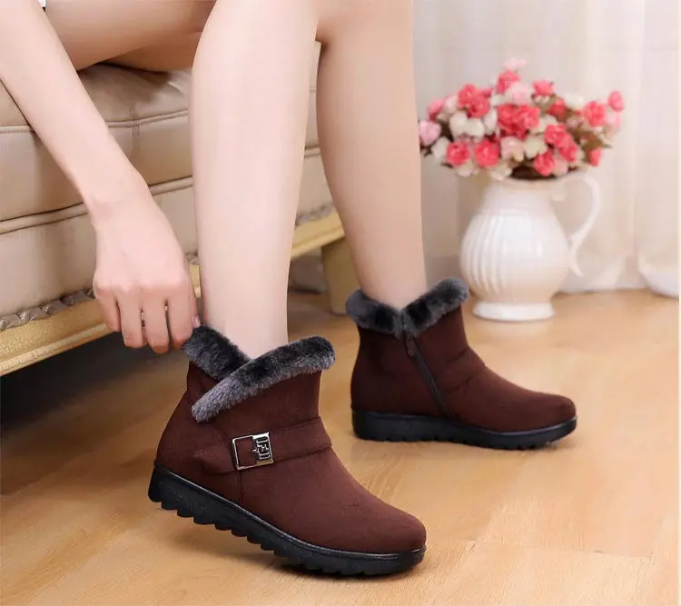 Winter Snow Boots Women 2021 Thick Plush Warm Ankle Boots Women Zipper Soft Comfortable Outdoor Ankle Boots Mother Cotton Shoes