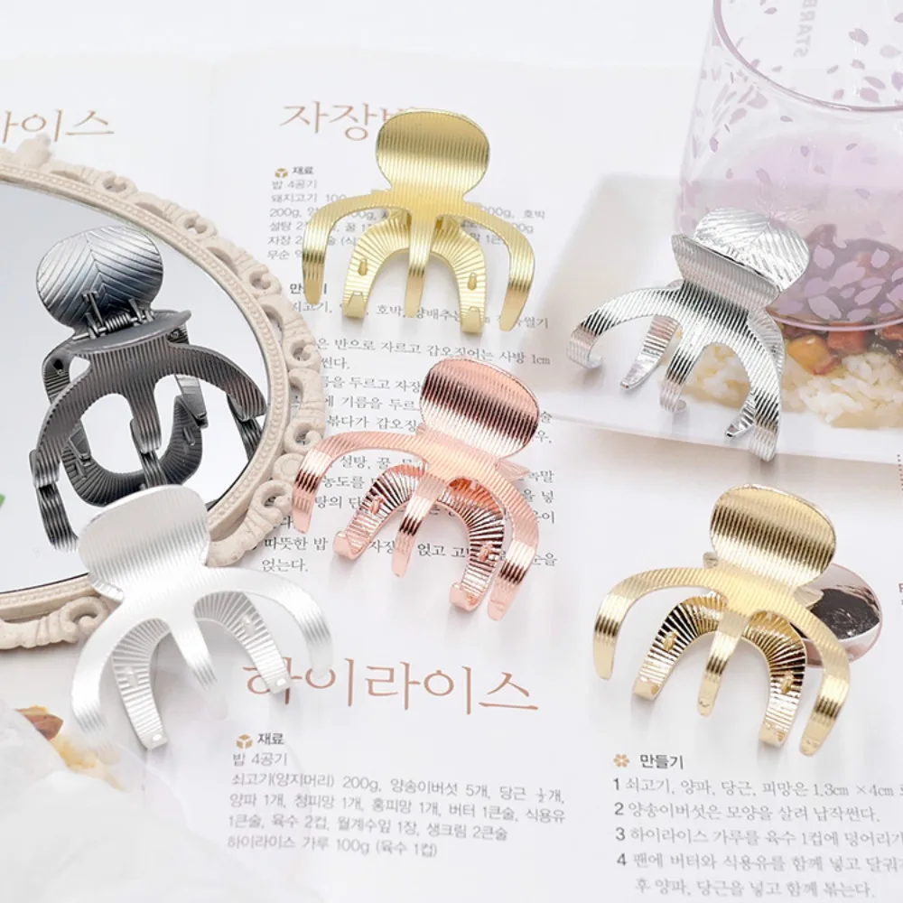

Women Girls Geometric Hair Claw Clamps Metal Hair Crab Ponytail Hoder Hair Clip Solid Color Hairpin Large Size Hair Accessories