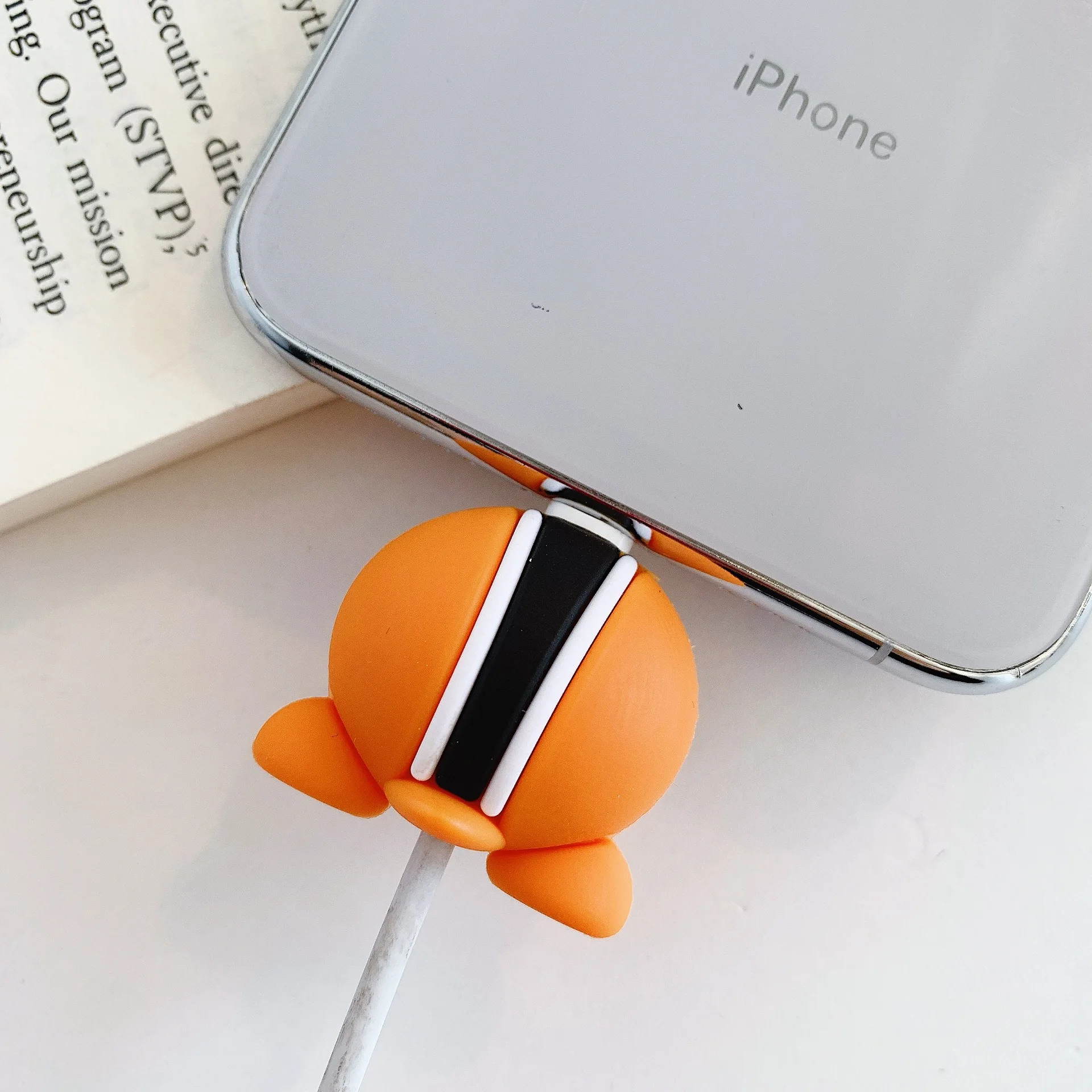 Мультфильм милые животные прикладом кабель протектор для iphone usb кабель chompers держатель зарядное устройство провода Органайзер аксессуары для телефонов - Цвет: 3