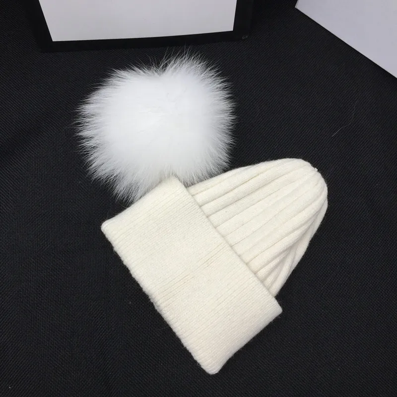 Новинка зимняя шапка m вязаная с белой лисой действительно выпуск теплая и