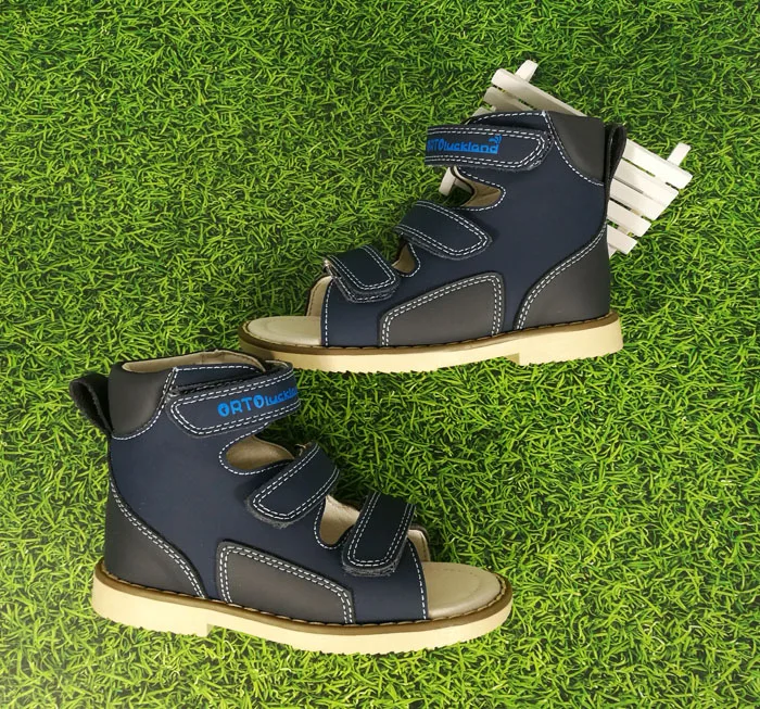 Ortoluckland новые детские сандалии для мальчиков ортопедические Нубуковые кожаные туфли детские синие черные повседневные корректирующие плоские туфли для детей