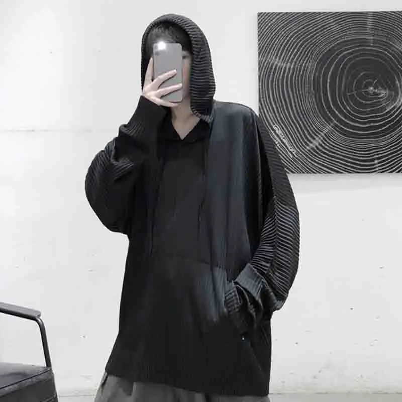 Темный плиссированный свободный свитер с капюшоном модная мужская осенняя