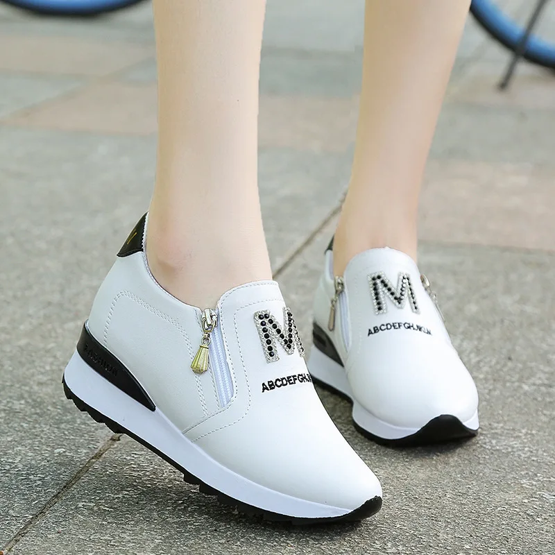 Новая Корейская версия диких белых туфель, весенняя женская обувь, увеличивающая рост, обувь на платформе, кроссовки, повседневная обувь, осень