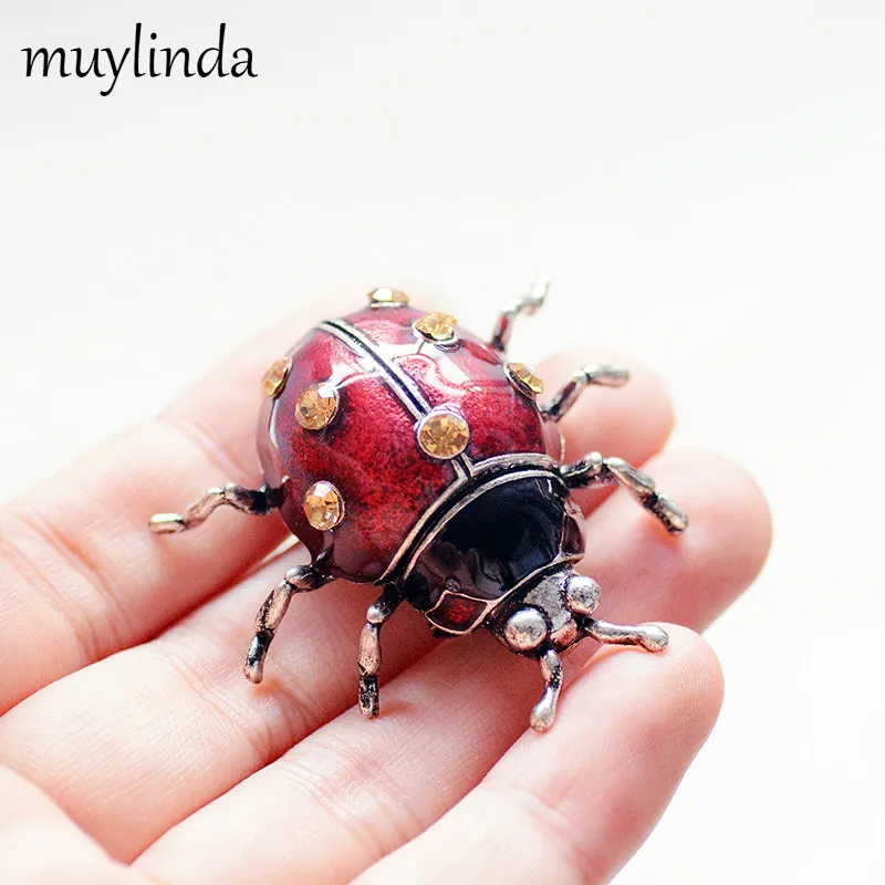 

Muylinda Rhinestone Insect Brooch Ladybugs Enamel Pin Vintage JewelryMetal Brooches for Women Men Banquet Party Clothes Pins