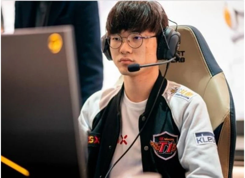 

SKT T1 Telecom T1 LPL 2019 Spring Season Jacket LOL Skt T1 Jacket Faker Uniform SKT Jersey S9 2019 LCK Autumn Embroidery