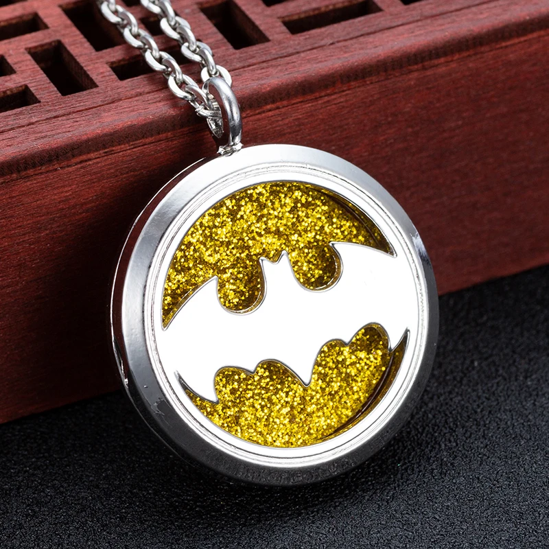 

2020 aromatherapy box zinc alloy aromatherapy pendant bat necklace personality essential oil diffuser necklace popular jewelry
