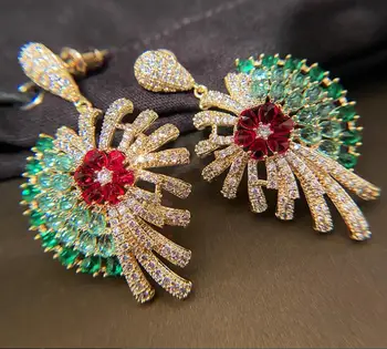 

Fresh Avocado Green Gold Petal Earrings Flower Daisy Layer Three-dimensional Exaggerated Luxury Color Zirconium Pendant Sweet Ea