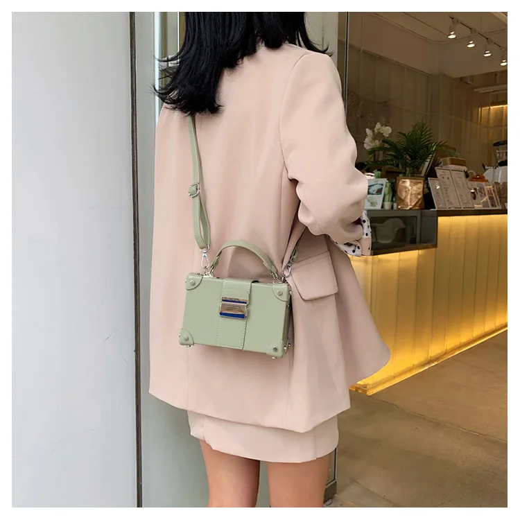 JIULIN Foreign gas woman new Korean version 100 shoulder slant handbag fashion Leisure lexury rivets leisure box bag