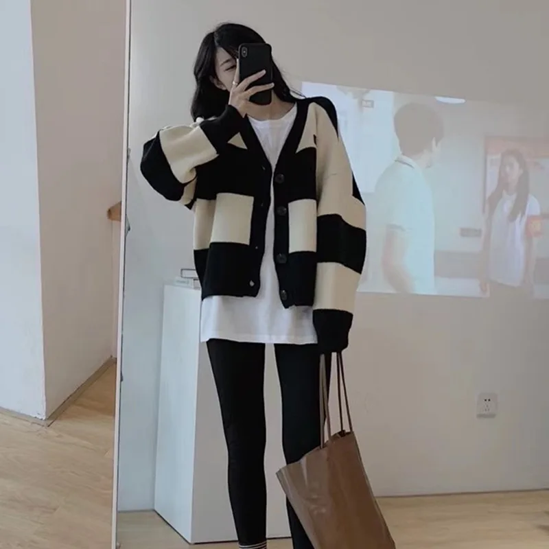 Vintage V-Neck Plaid Long Sleeve Women Sweater 2020 Autumn Winter Knitted Cardigan Sweaters Womes Korean Style Tops