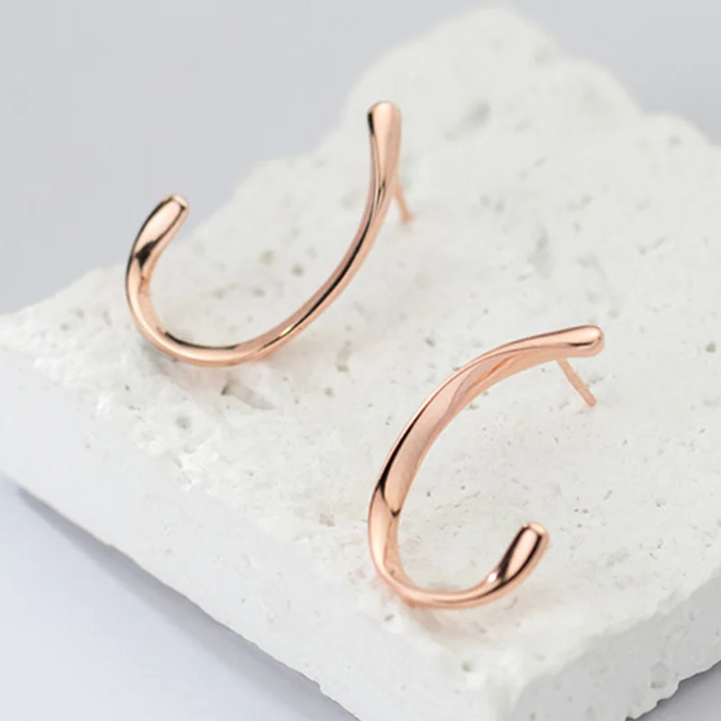 

Женские серьги-гвоздики неправильной формы, из серебра 925 пробы