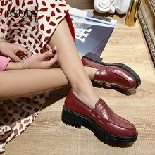 BQYDY/весенние водонепроницаемые мокасины; женская повседневная обувь в винтажном стиле; удобная обувь для вождения ручной работы из лакированной кожи с металлическим ремешком; дышащая обувь; размер 43