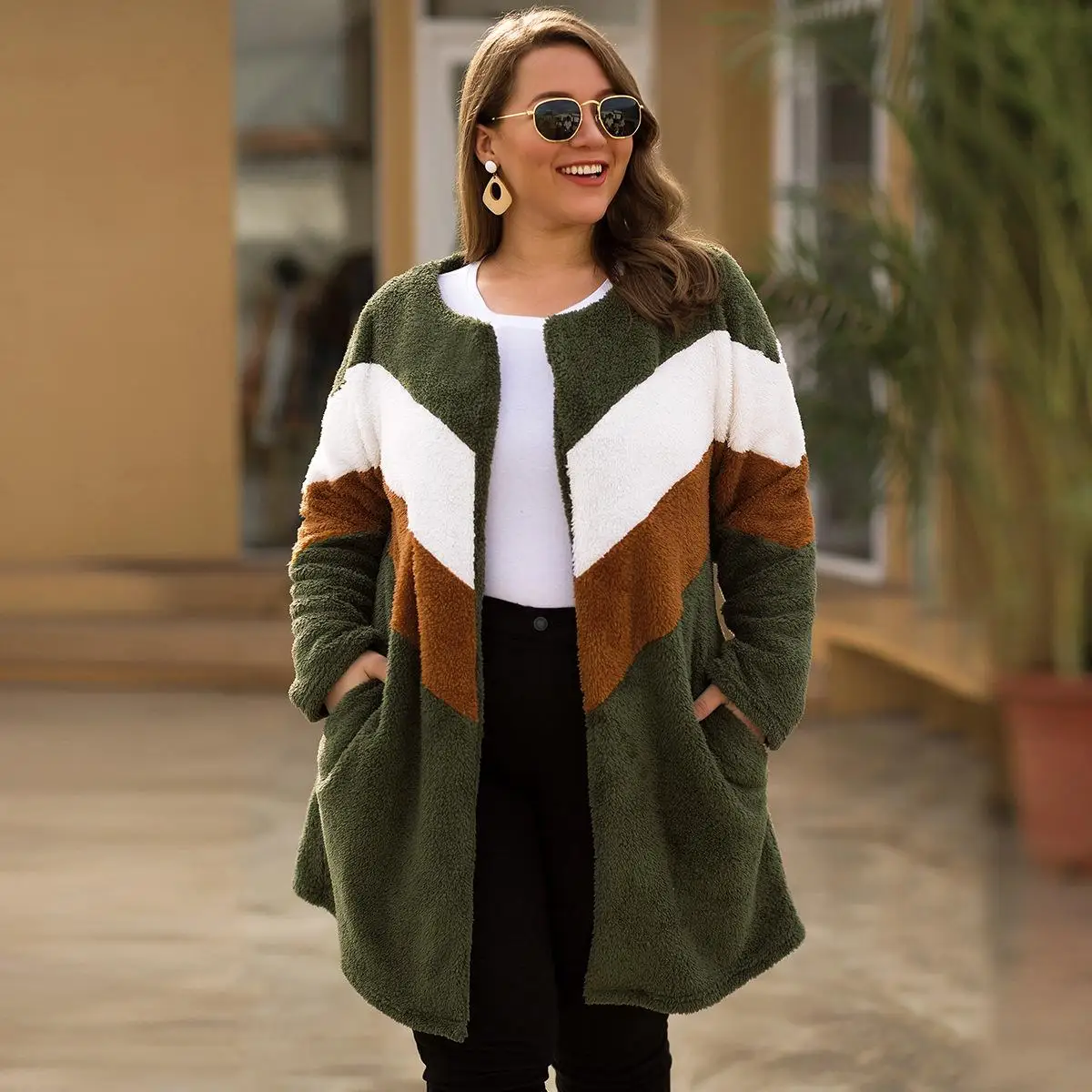 

Plus Size Striped Patchwork Faux Fur Long Coat Women Autumn Winter Teddy Bear Loose Plush Warm Coats Ladies Fourrure Cardigan