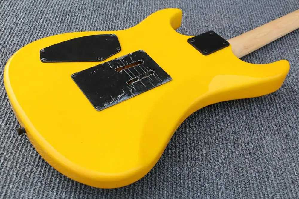 

Glossy yellow one humbucker electric guitar guitarra tremolo bridge banana headstock 5150 guitar guitarra maple neck