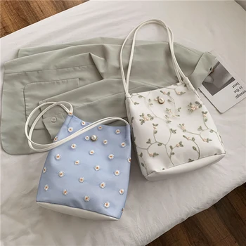 

2020 new fresh lace flower bucket bag simple casual shoulder bag for youth ladies wild small messenger bags handbags