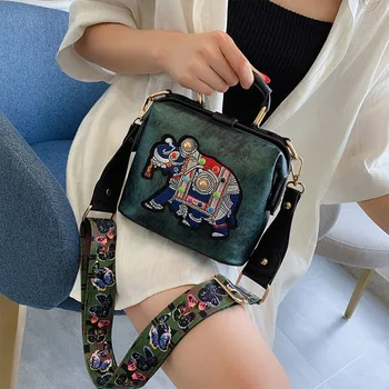 

Cross-Border Fairy Little Bag Female 2019 New Wild Red Fashion Embroidery Laptop Shoulder