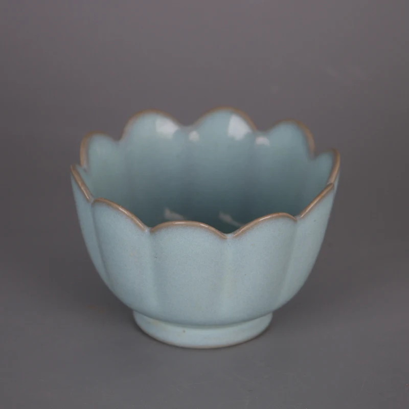 

Jingdezhen antique porcelain (imitation of Song Dynasty Ruyao Tianqing glaze lotus bowl) folk collection