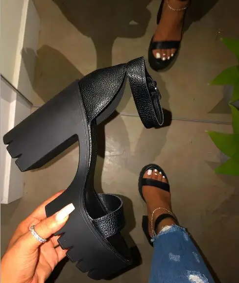 Новые летние модные сандалии на высоком каблуке кожаные пляжные сандалии на танкетке уличные тапочки конфетных цветов женские вьетнамки