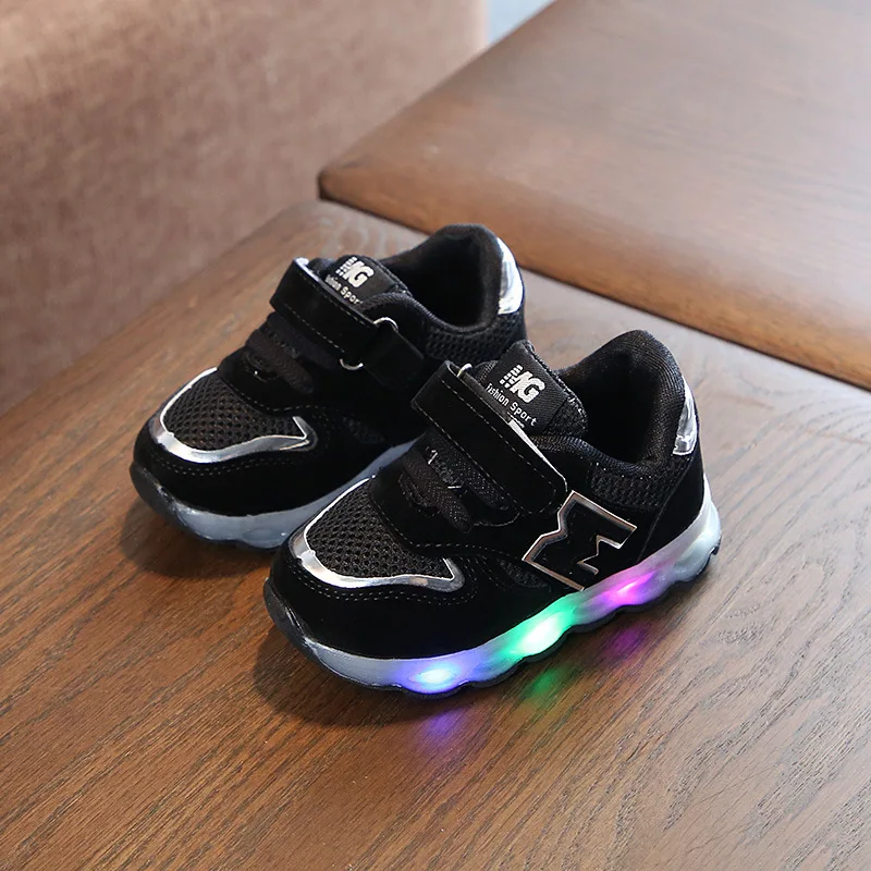 Размеры 21-30 светящаяся детская обувь \ Сникеры со светом Детская светодиодный обувь с подсветкой; кеды с подсветкой для мальчиков и девочек детские светящиеся туфли
