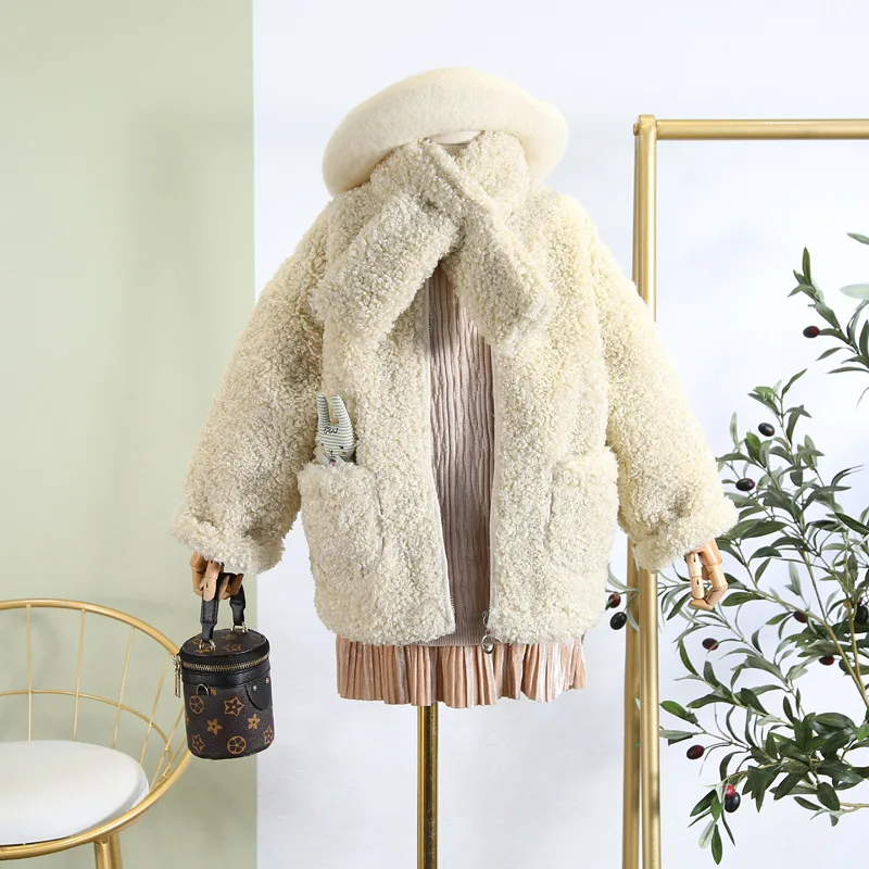 

Girls coat winter 19 new children's solid color soft fur coat bib fur one lamb fur coat