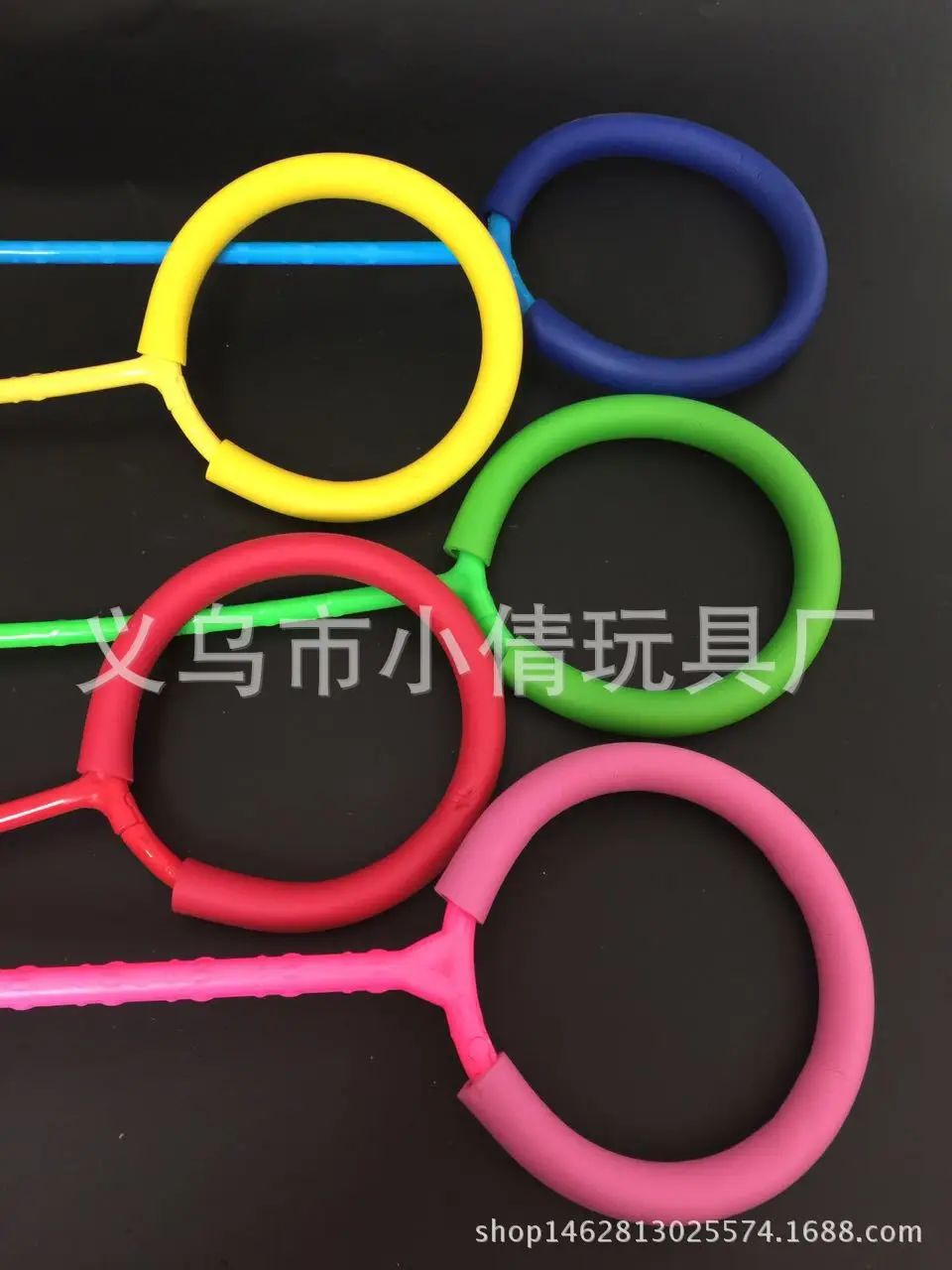 Сияющие дети shan guang tiao одна нога качающиеся игрушки QQ танцор shan guang tiao Спорт на открытом воздухе игрушечный прыгающий мячик