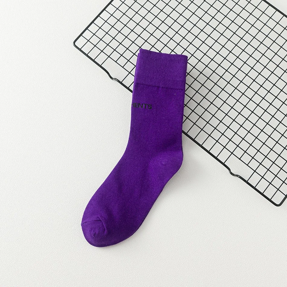 Стильные, крутые девочек флуоресцентный Цвет Новые носки Harajuku Для женщин хлопковые носки Повседневное Письмо Скейтборд, уличная мода, носки свободные нескользящих носочков - Цвет: purple