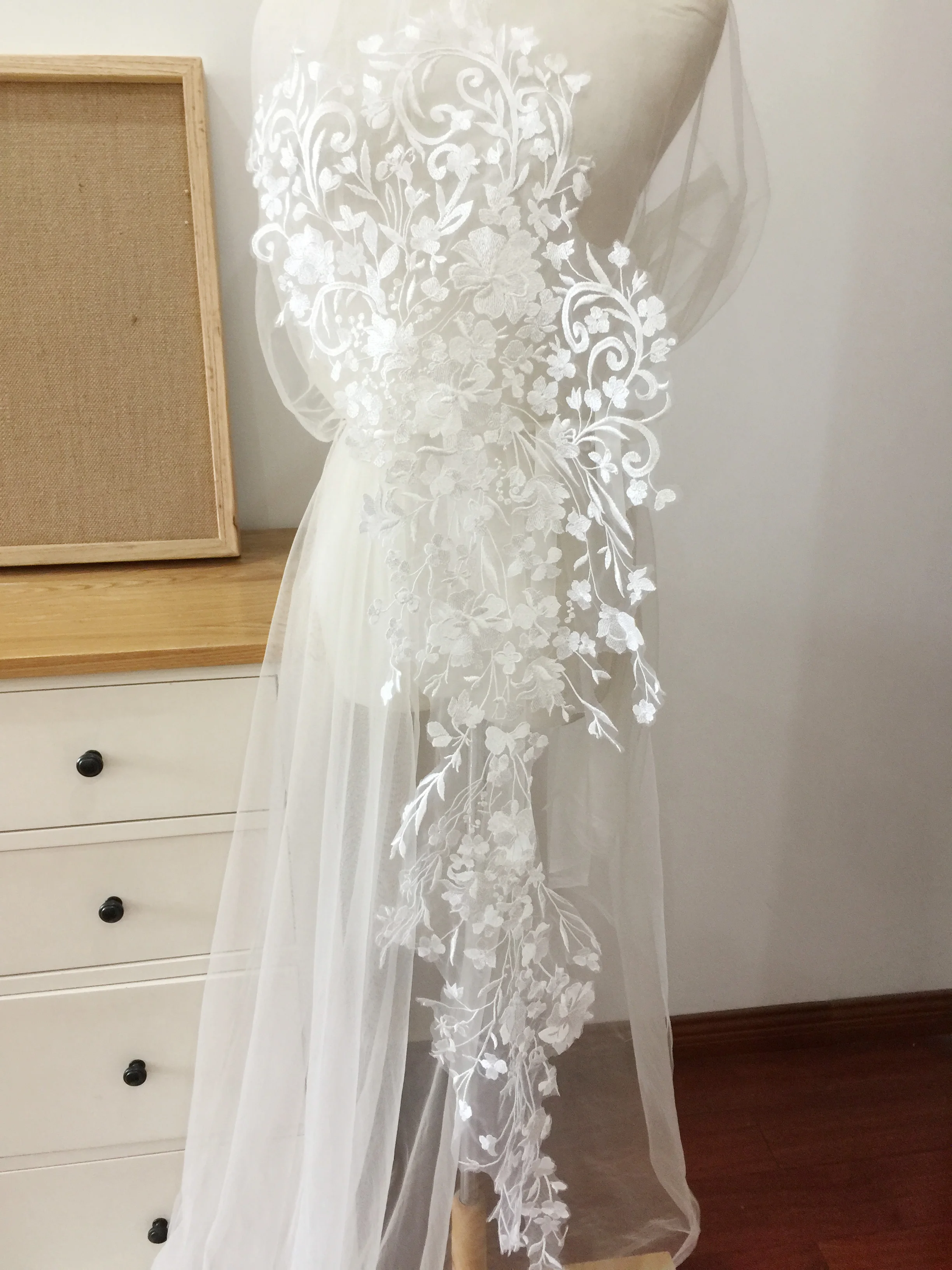 

Oversized Embroidered Lace Flower Applique Patch Wedding Dress Material Handmade Diy Accessories Length 1.2 Meters RS2582