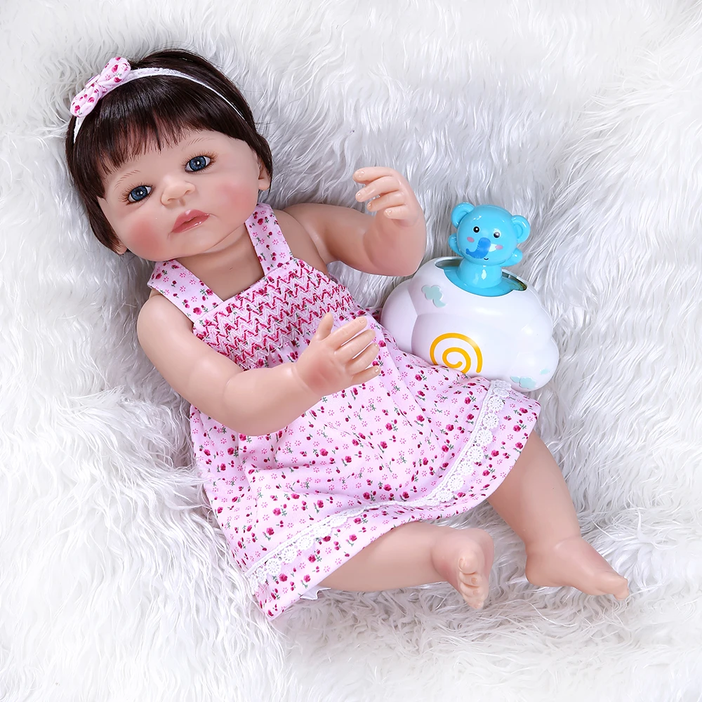 Короткие волосы 55 см bebe Кукла reborn для маленьких девочек кукла в розовом платье Полное Тело Винил силиконовый Реалистичная детская Ванна игрушка Водонепроницаемый ребенок