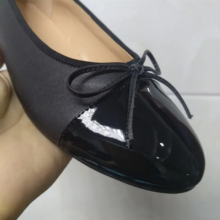 Классические женские туфли с закрытым круглым носком; два цвета; туфли с бантом; балетки на плоской подошве