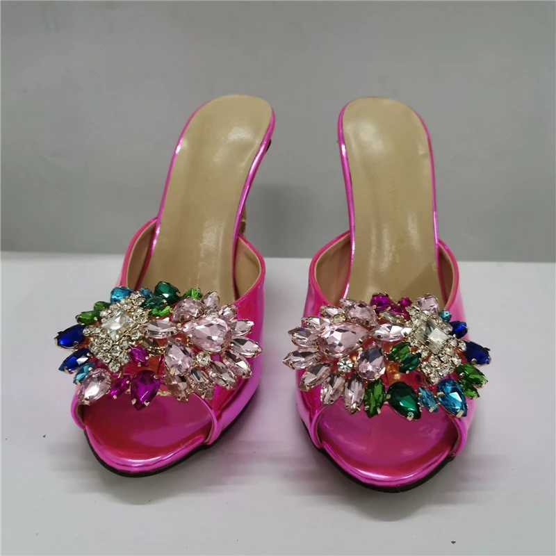 Металлические лепестки Босоножки на высоких каблуках Для женщин Демисезонный блестящее розовое Лакированная кожа с украшением в виде кристаллов Стразы Обувь с цветочным орнаментом для женщин