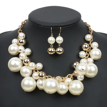 

Joker temperament ornaments simple atmosphere imitation pearl necklace irregular Joker clavicle necklace 6430