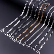 Простой бюстгальтер с металлическими лямками на плечах с хвостовой лямкой и змеиной косточкой love