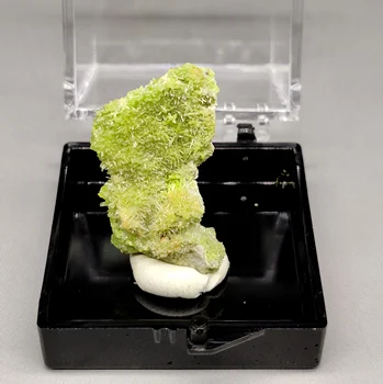 

100% Natural Pyromorphite mineral specimen stones and crystals collection gemstones quartz from China