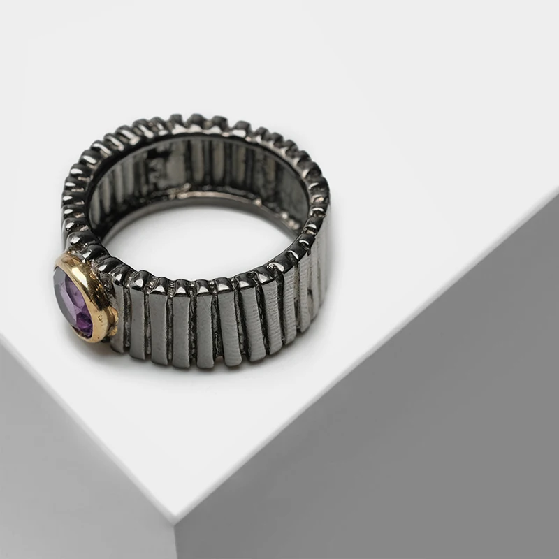 

Local focal Vintage Exaggerated vertical texture design inlaid semi-precious stone Rings