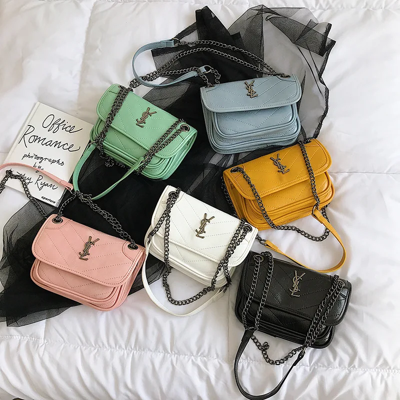 

2019 new ring chain women's bag Korean version of the hundred-set retro postman bag large-capacity oblique bag woman