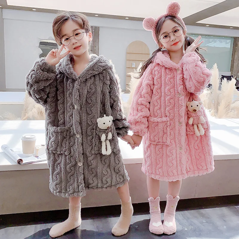 New Winter Lovely Bear Bathrobes for Girls Flannel Birthday Party Robes Hooded Warm Single-breasted Sleepwear Cardigan Boys