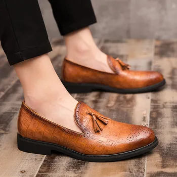 

Casual Leather Loafers for Man Fashion Tassel Pointed Toe Pu Flats Shoes Male Comfortable Slip On Loafers Man Versatile Loafers