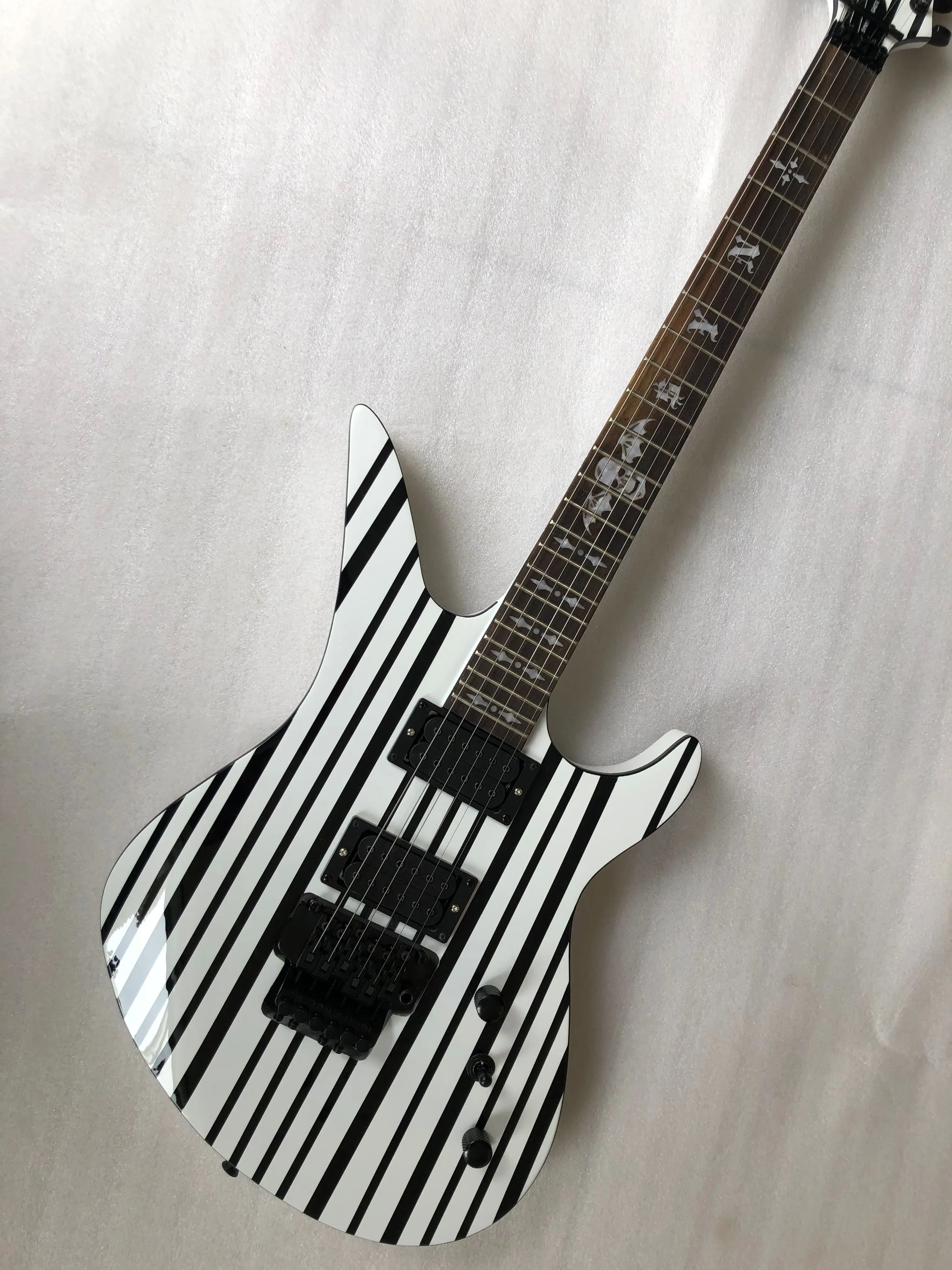 

Electric guitar special shaped Guitar / can be customized / free shipping