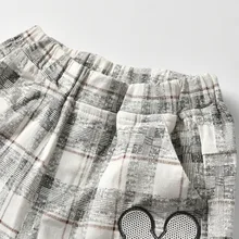 Новые стильные детские штаны в европейском и американском стиле, шорты, летние повседневные штаны в серо-белую клетку для мальчиков, эластичная ткань