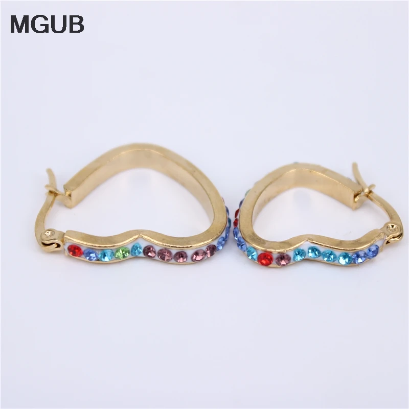 

Wholesale Multiple size Rhinestone Hoop Earrings For Women Statement Gold Color Heart-shaped Hoop Earring Party Gift LH774