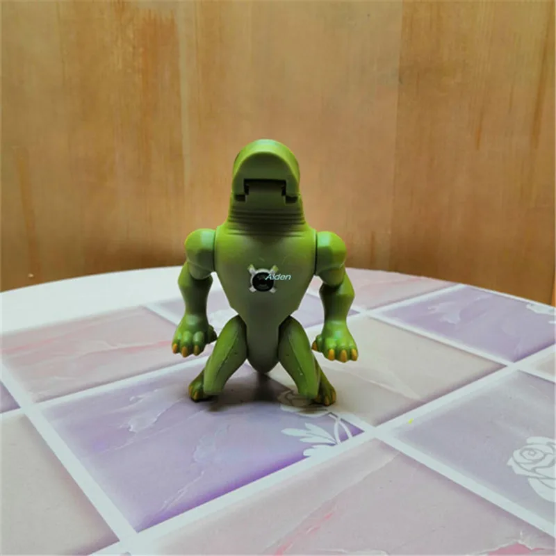

Ben 10 Wildmutt Heatblast Four Arms Chrom Astone Ben Tennyson With LED Light Plastic Action Collectible Model Toy OPP 10CM A15