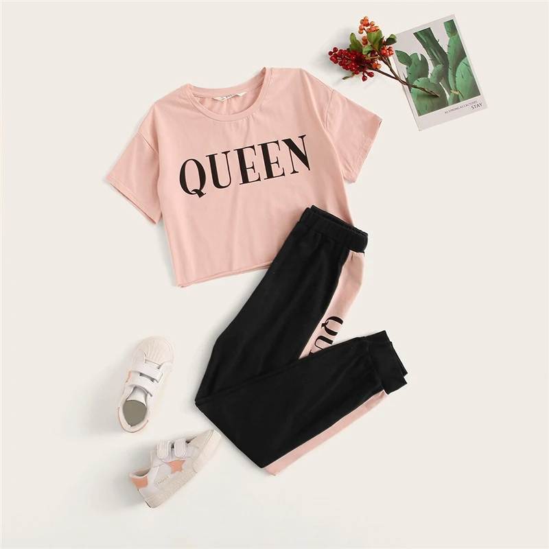 SHEIN/Детская футболка с буквенным принтом для девочек и спортивные штаны с контрастными боковыми вставками, повседневный комплект для детей, г. Летняя одежда для активного отдыха костюм с короткими рукавами, комплекты