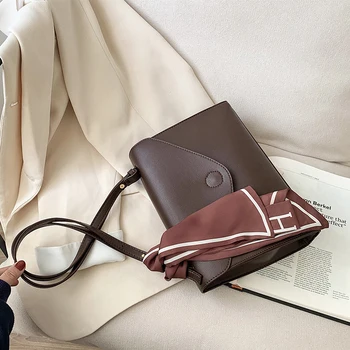 

Hong Kong Style Retro Women's Pouches 2020 Autumn and Winter New Fashion All-Match Large Capacity Portable Shoulder Underarm Bag