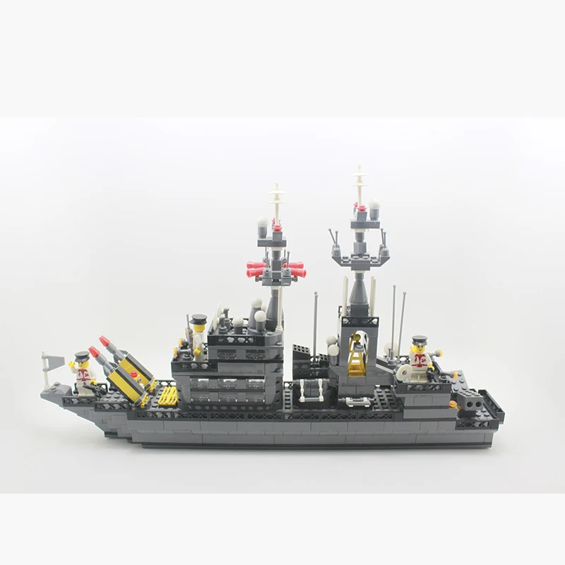 

577pcs Cruiser Building Blocks Playing Gift Box for Enrollment DIY Legoinglys Educating Children Christmas Gifts