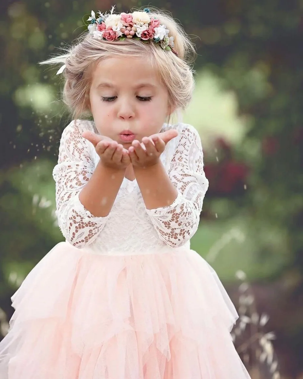 Милое осеннее кружевное платье для девочек