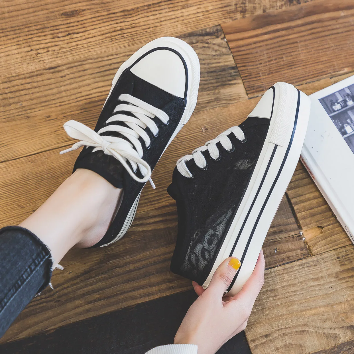 New Summer Fashion Lace Breathable Casual Canvas Shoes Women's Slip-on Shoes Inner Increased Mesh Platform Woman Sneakers