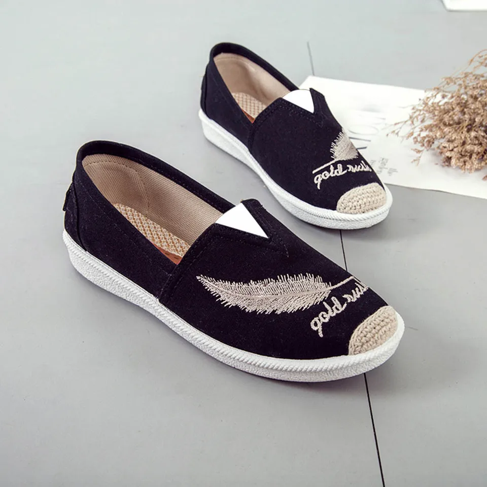 slip on feminino bordado