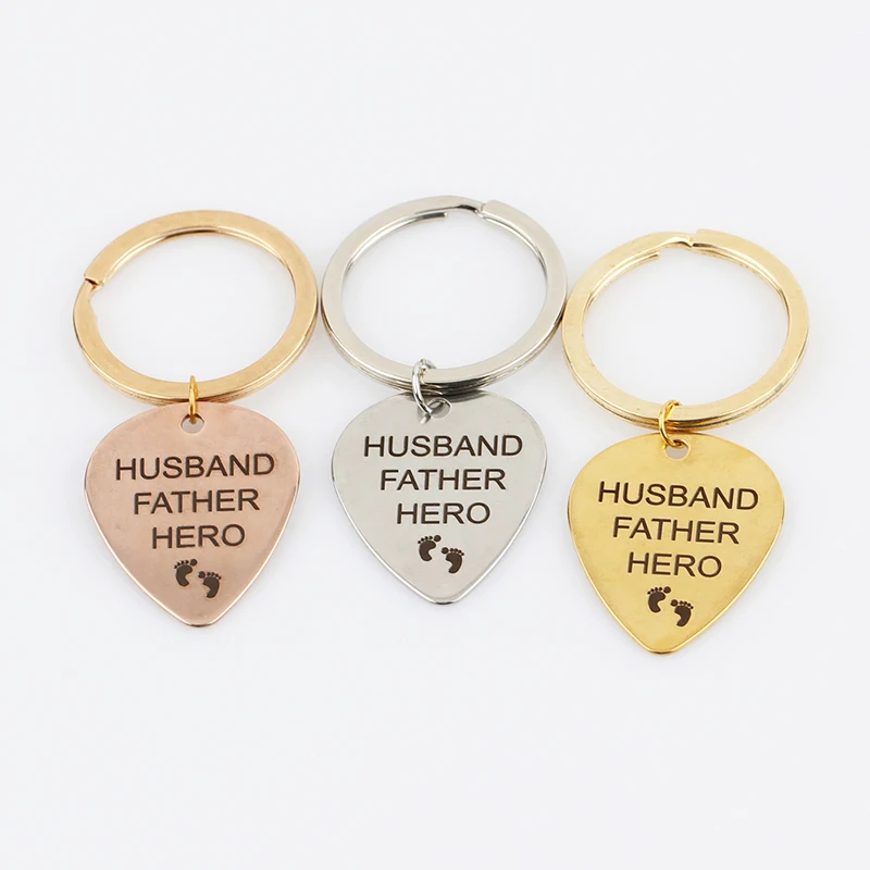 Letter-HUSBAND-FATHER-HERO-Small-Footprint-Keychain-Car-Men-Key-Rings-For-Dad-Jewelry-Ornaments-Gift