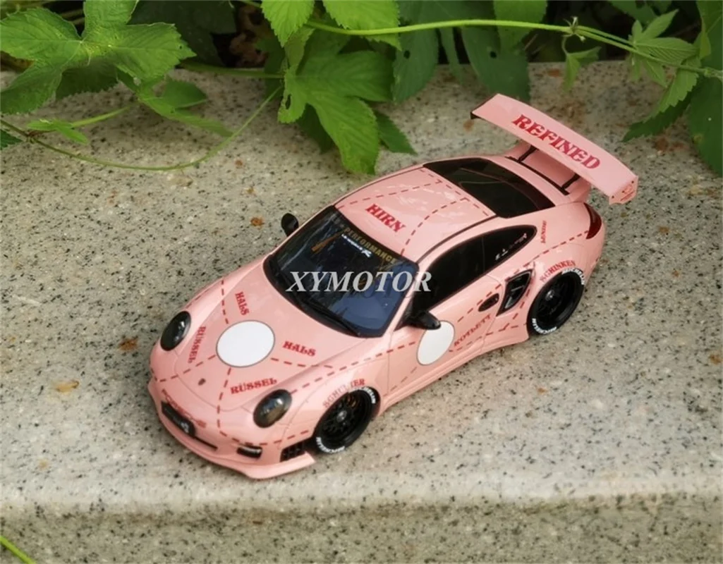 

New GT Spirit 1/18 For Porsche 911 997 Jaden.C LB Diecast Model Car Pink Pig Kids gifts Display Collection
