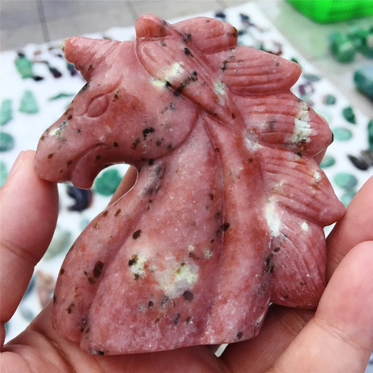 Натуральный кристалл драгоценный камень розовый камень гибискуса резьба животное Единорог минеральный кристалл блестящая статуэтка совы Украшение мультфильм анимация